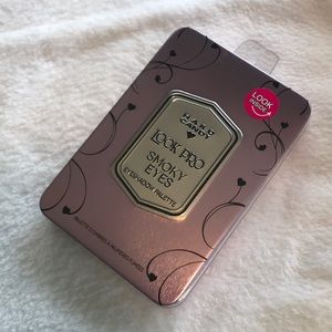 Hard Candy Look Pro Smoky Eye Eyeshadow Palette